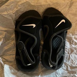 Nike Sunray toddler boys black Velcro sandals size 10